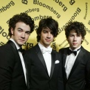 Jonas Brothers - Pushing Me Away