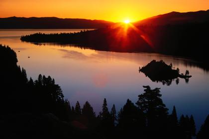 gold_sunset_island_lake.jpg