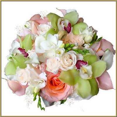 Peach and green wedding bouquets