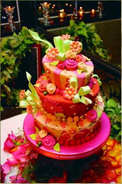 Brilliant pink wedding cake