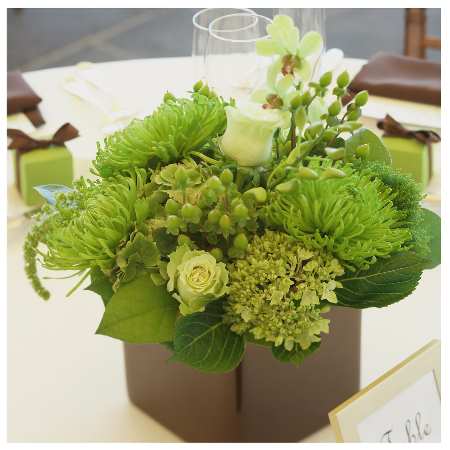 Wedding table floral centerpieces
