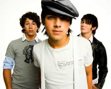 Jonas Brothers - Pushing Me Away