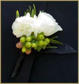 Green berries - white flowers